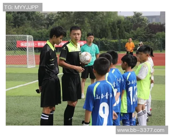 中国足球十佳球星风采展现 足球英雄豪杰领袖风范